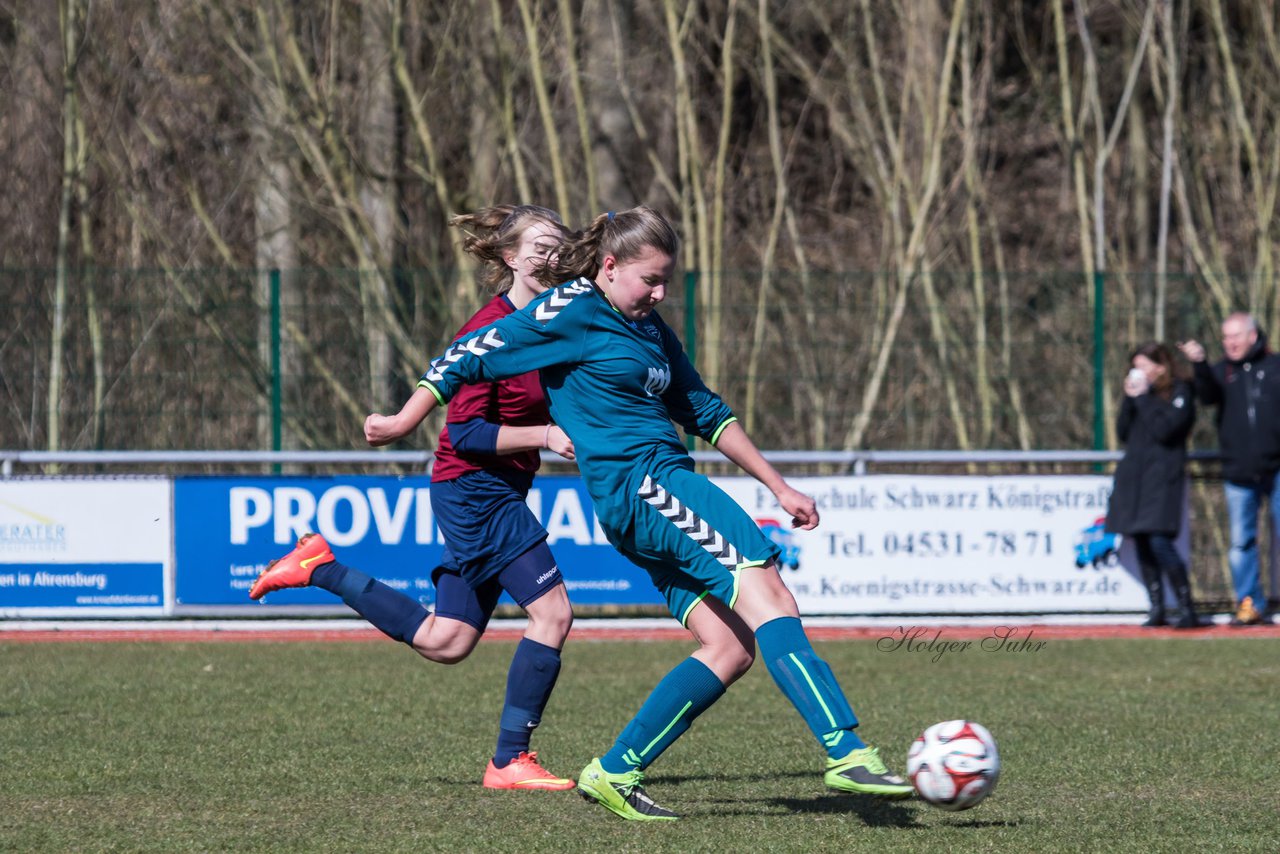 Bild 334 - B-Juniorinnen VfL Oldesloe - Krummesser SV _ Ergebnis: 4:0